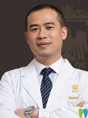 广州柏德口腔种植医生陈宾楷