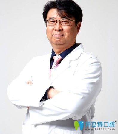 坐诊龙普兰特的韩国种植医生姜亨模