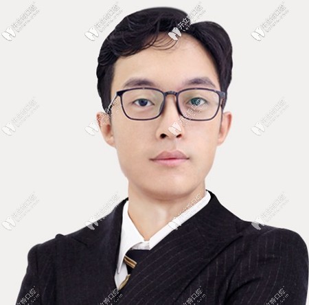 三亚微笑口腔美学修复科主任魏文龙