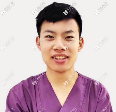 三亚微笑口腔修复科医师<!--<i data=20240703-sp></i>-->斌