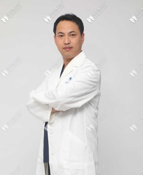 北京美年口腔种植牙医生刘海波院长照片