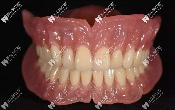 不同种类义齿基托的优缺点