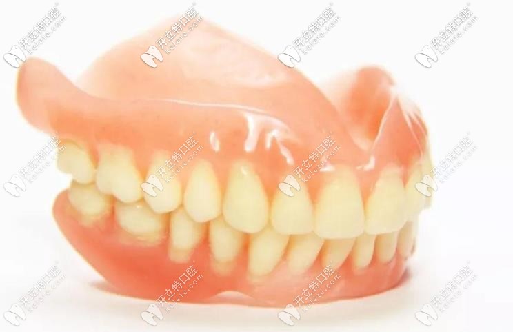 装假牙选胶连活动义齿好还是金属的好?价格差距大吗？