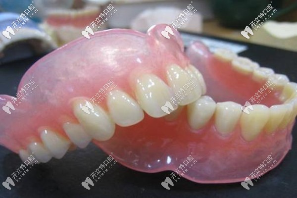 全口活动假牙可以用多久