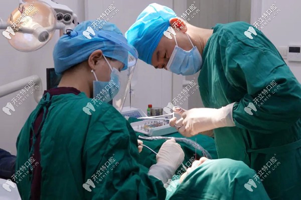 种植牙手术过程图