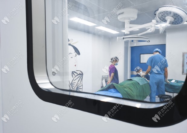 透明可视化的千层流手术室